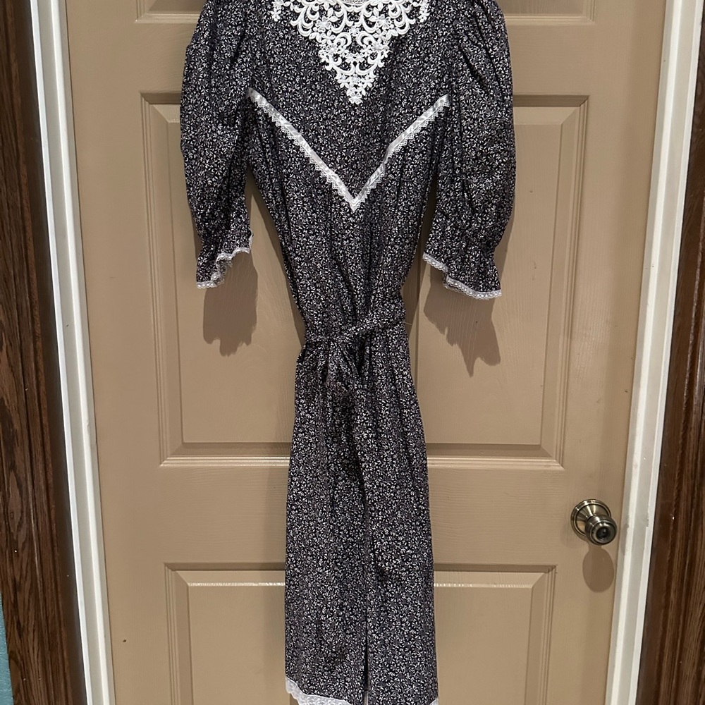 Gunne Sax Black and White Sundress with 3/4 Bishop Sleeves and V-Neck